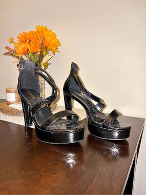 AMOII Black Platform Heels